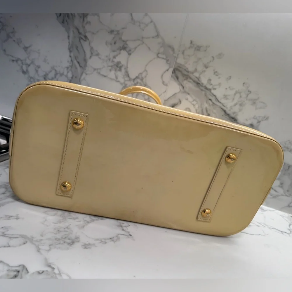Louis Vuitton authentic Yellow Patent Leather Alma GM - Picture 8 of 11